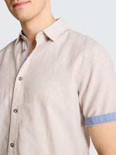 Load image into Gallery viewer, Tom Tailor | Regular fit short-sleeved shirt with linen blend | Cashew beige chambray