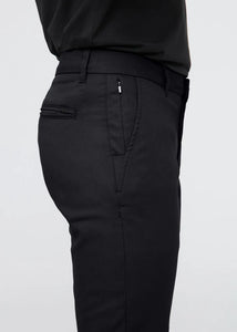 DU/ER NuStretch Slim Straight Trouser | Black