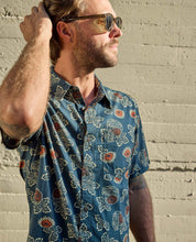 Load image into Gallery viewer, Toad &amp; Co Fletcher SS Shirt | Midnight Thistle