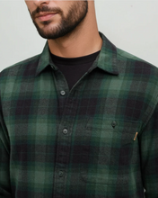 Load image into Gallery viewer, Tentree | Forest Flannel Shirt M | Dark Forest Green/Storm Plaid
