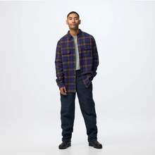 Load image into Gallery viewer, FjällRäven| Skog Relaxed Shirt M | Laurel Green-Dark Navy