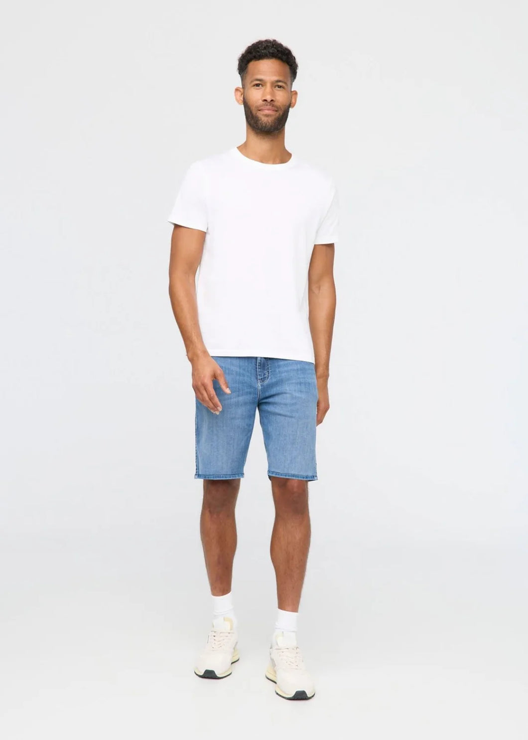 DU/ER | Performance Denim Shorts | Vintage Seaside